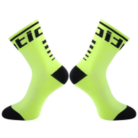 Cycling Socks Kaos Kaki Khusus Untuk Bersepeda Merek Santic Premium Motif Strip Belakang