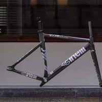 Cinelli Vigorelli Shark Track Holographic Semi Hitam