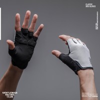 L / white