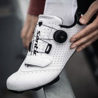 Sepatu Cleat Road Bike Merk Santic Sepatu Roadbike Santic Sole Carbon Stiffness Index 10 Tipe MS19006