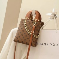 Brown / 