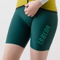 L / Green